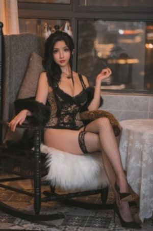 文峰挺进柔佳的身体