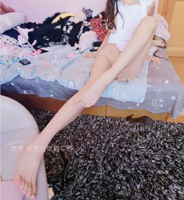 含着她花蒂啃到高潮视频